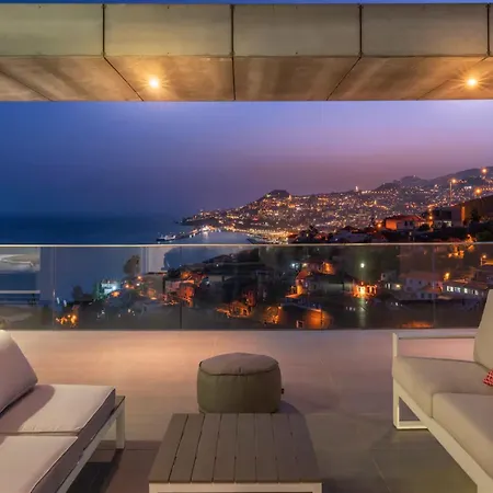 Modern With A Stunning View Over Funchal (Madeira)